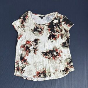 Simply Vera Vera Wang Cream Short-Sleeve Scoop Neck Top with Black & Red Floral